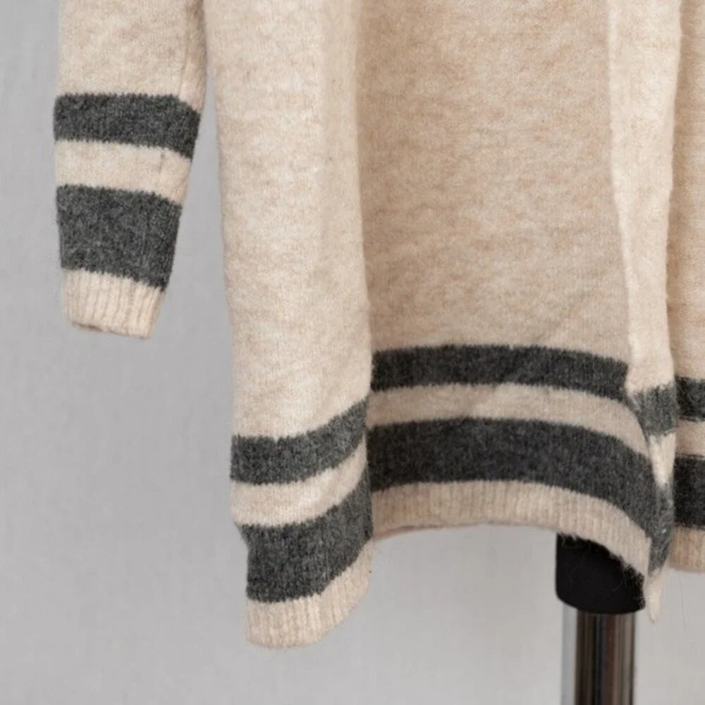 Cupcakes & cashmere Striped Hank Cardigan size M